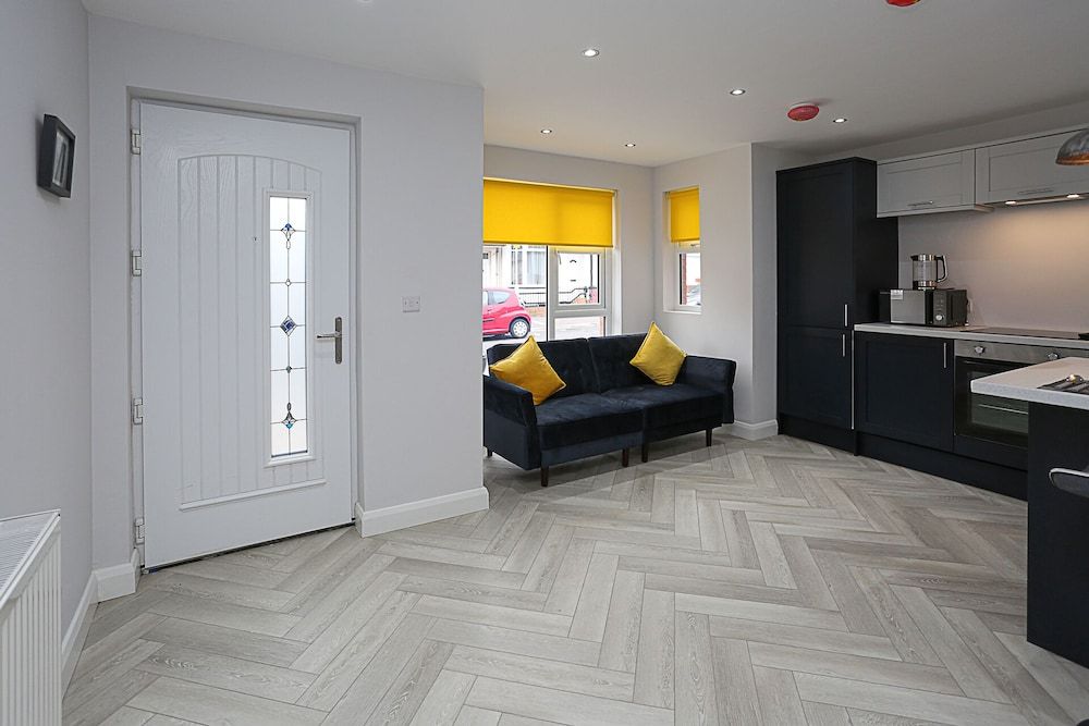 No 1 Luxury Service Accommodation Deluxe Apartment, Accessible, Private Bathroom 16