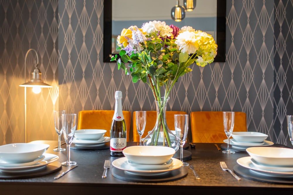 undefined Remarkable Luxurious Home at the Edge of City 3