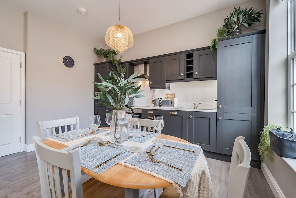 undefined Central Belfast Apartments: Botanic 8