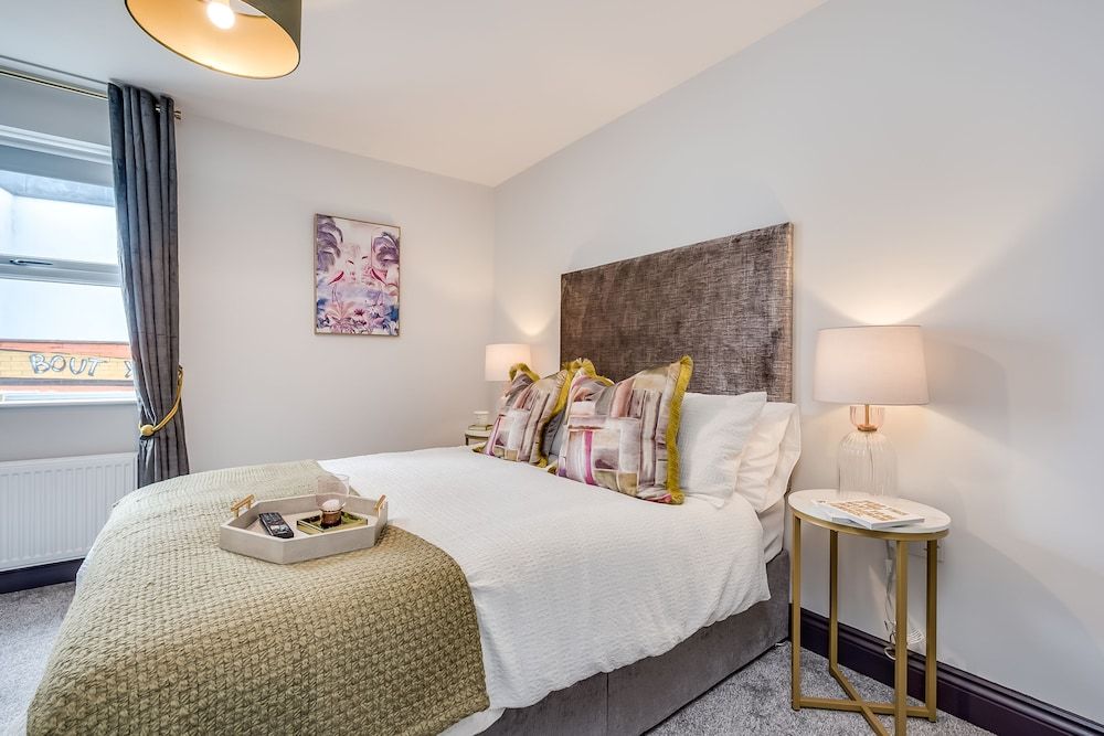 undefined Central Belfast Apartments: Botanic 9