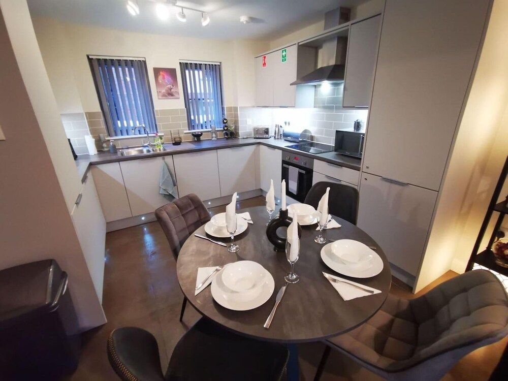 undefined Luxurious 2-bed Apartment in Belfast Centre 3