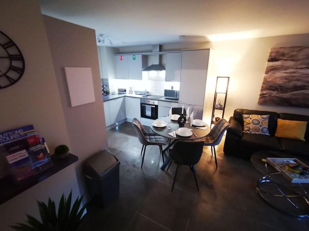 undefined Luxurious 2-bed Apartment in Belfast Centre 4