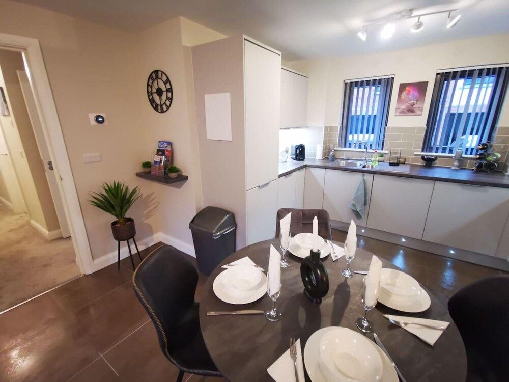 undefined Luxurious 2-bed Apartment in Belfast Centre 7