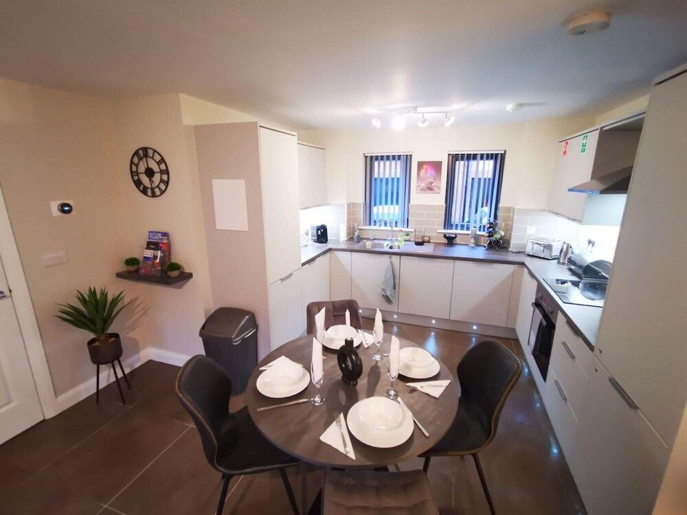undefined Luxurious 2-bed Apartment in Belfast Centre 8