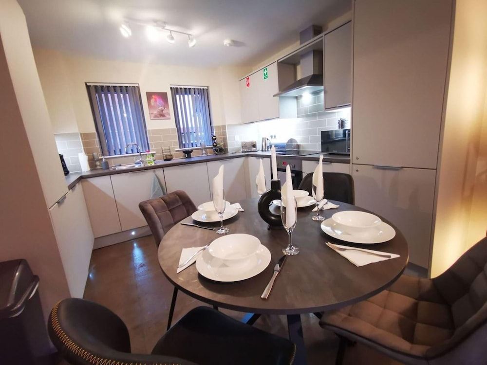 undefined Luxurious 2-bed Apartment in Belfast Centre 2