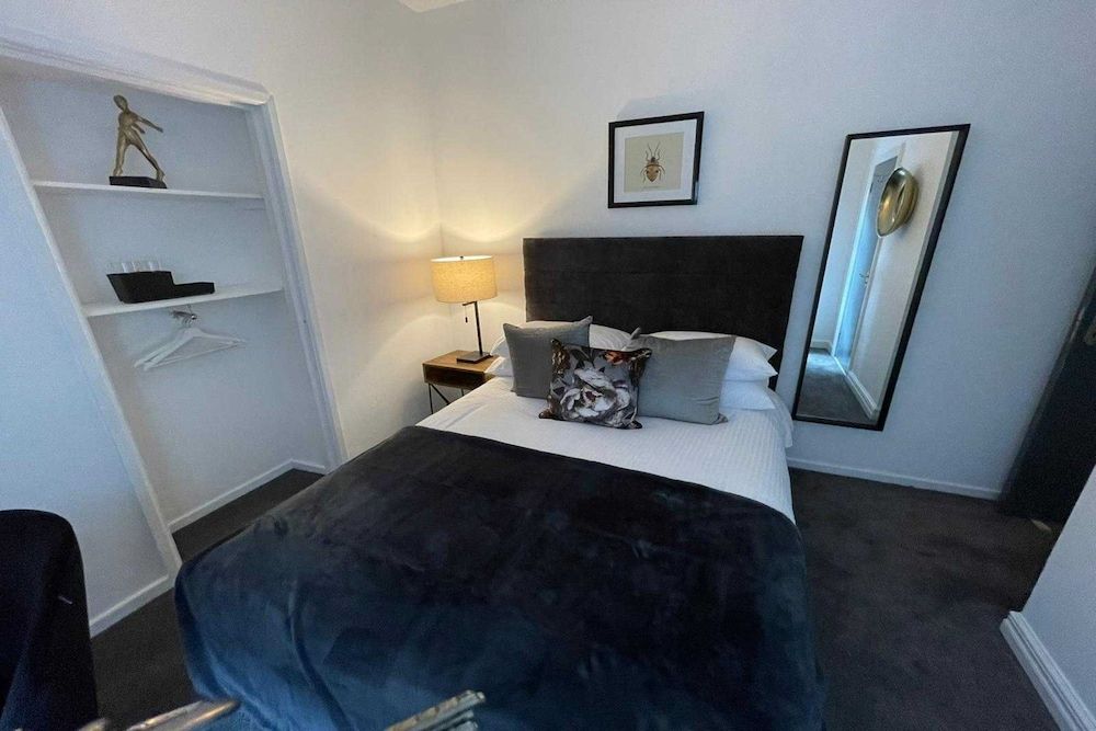 undefined Cavehill Castle Hotel 8