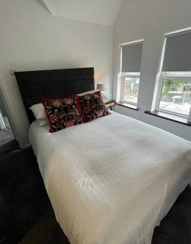 undefined Cavehill Castle Hotel 3