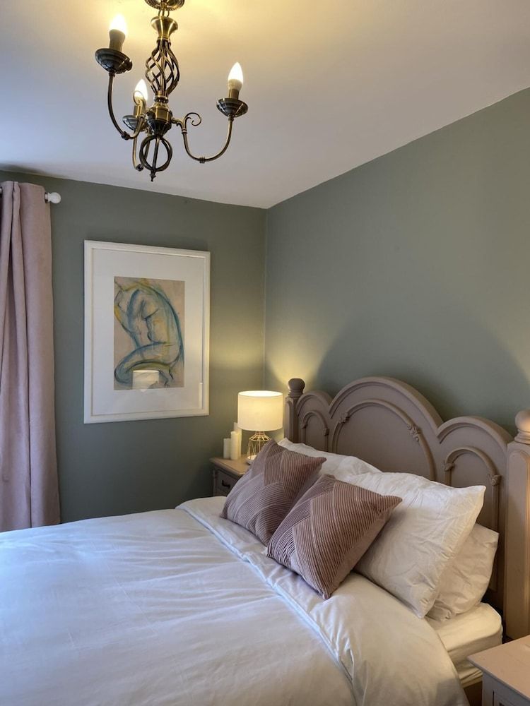 undefined Remarkable 3-bed House in Belfast 9