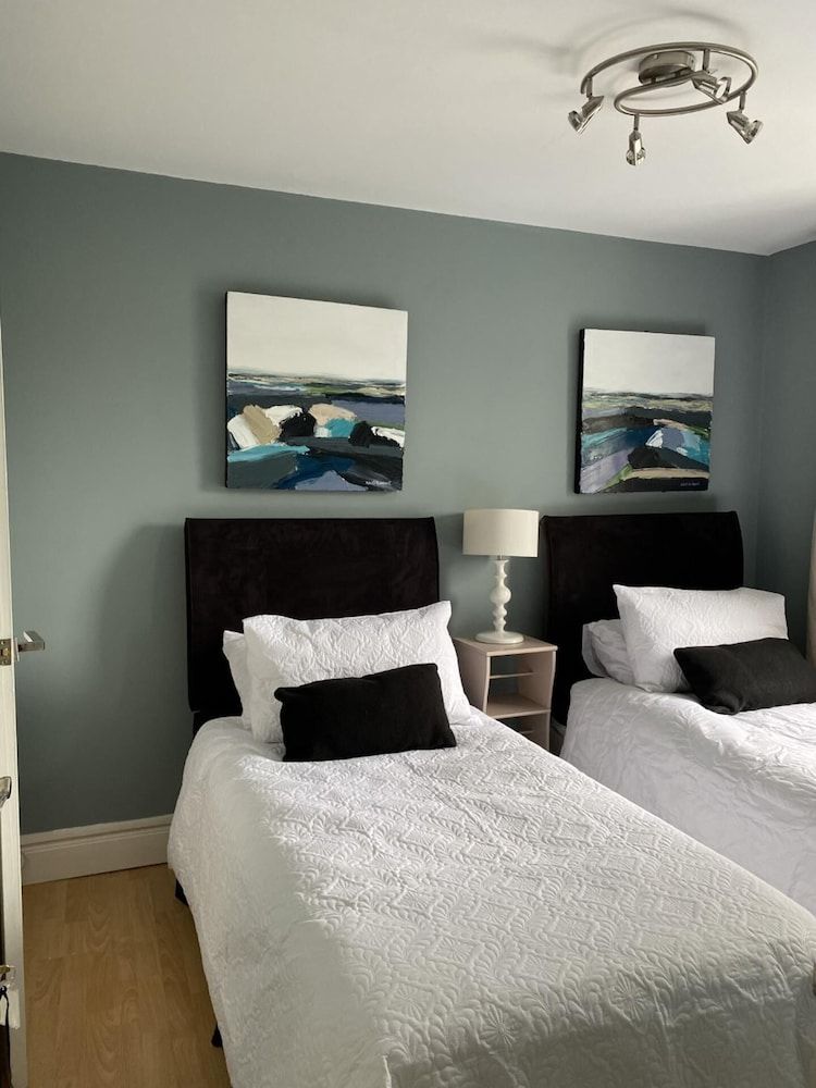 undefined Remarkable 3-bed House in Belfast 10