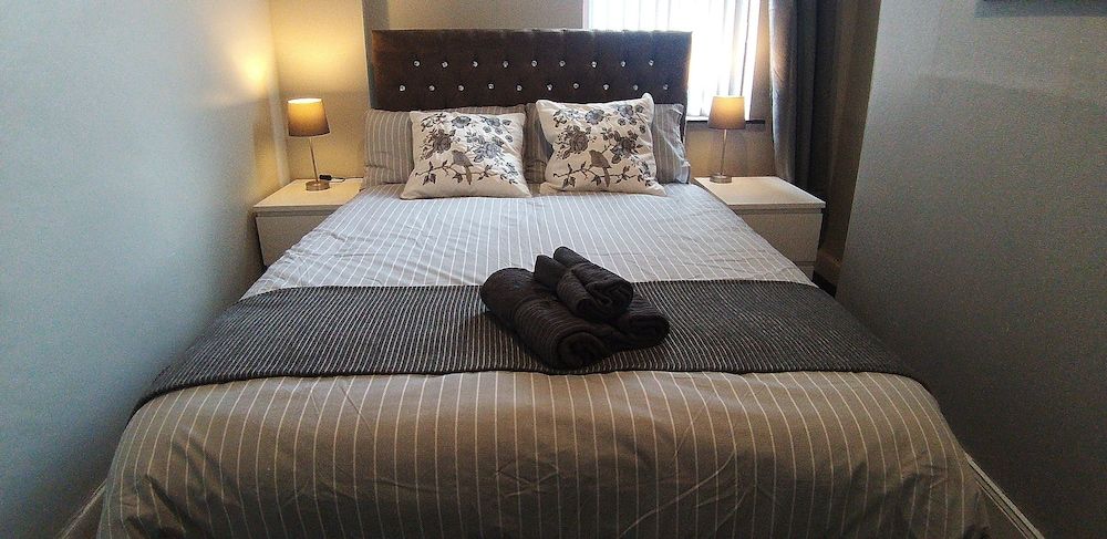 undefined St James Street Townhouse Belfast 4