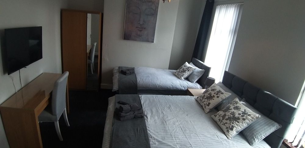 undefined St James Street Townhouse Belfast 3