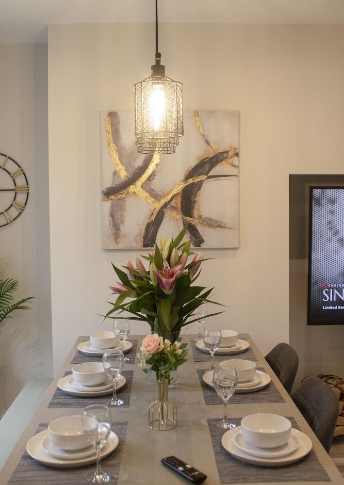 undefined The Belfast Boutique Central Cozy Sleeps7 4