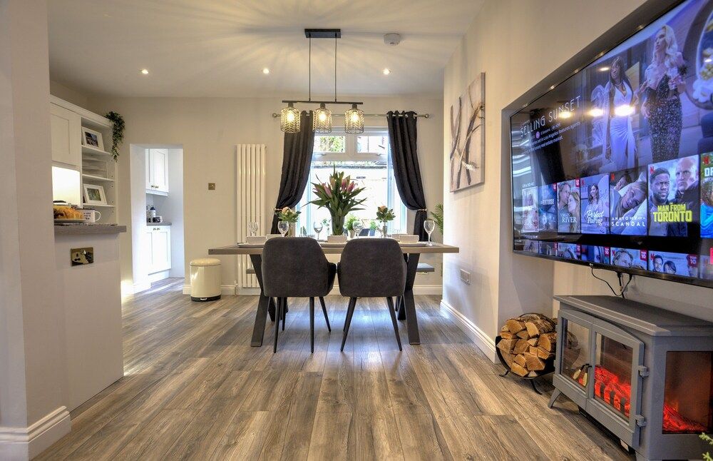 undefined The Belfast Boutique Central Cozy Sleeps7 5