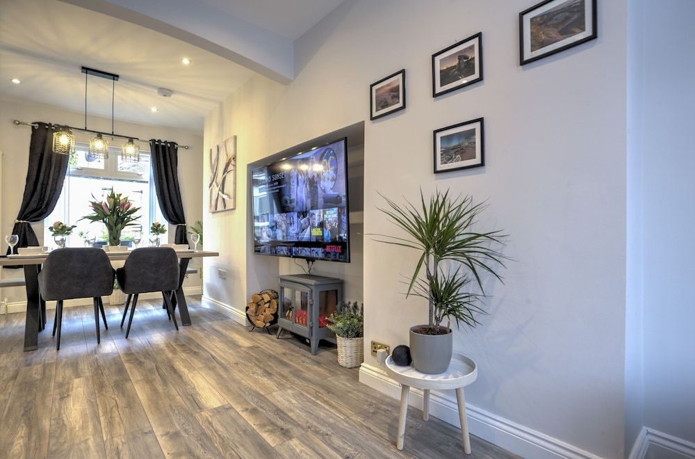 undefined The Belfast Boutique Central Cozy Sleeps7 7