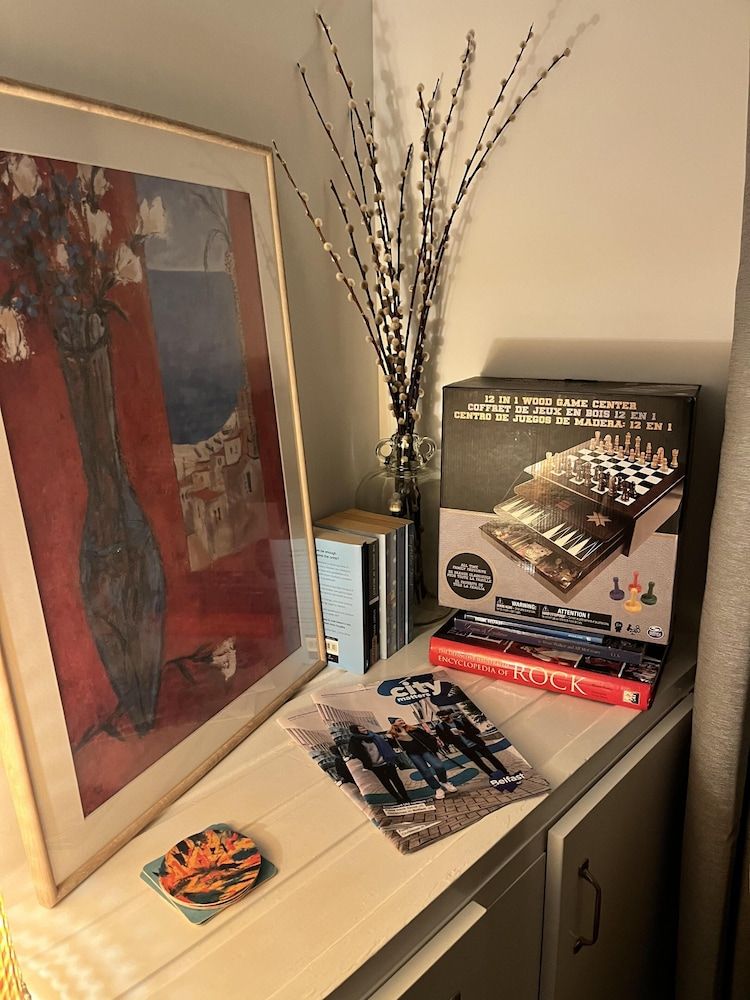 undefined Cosy 2-bed House Close to Belfast City Centre 6