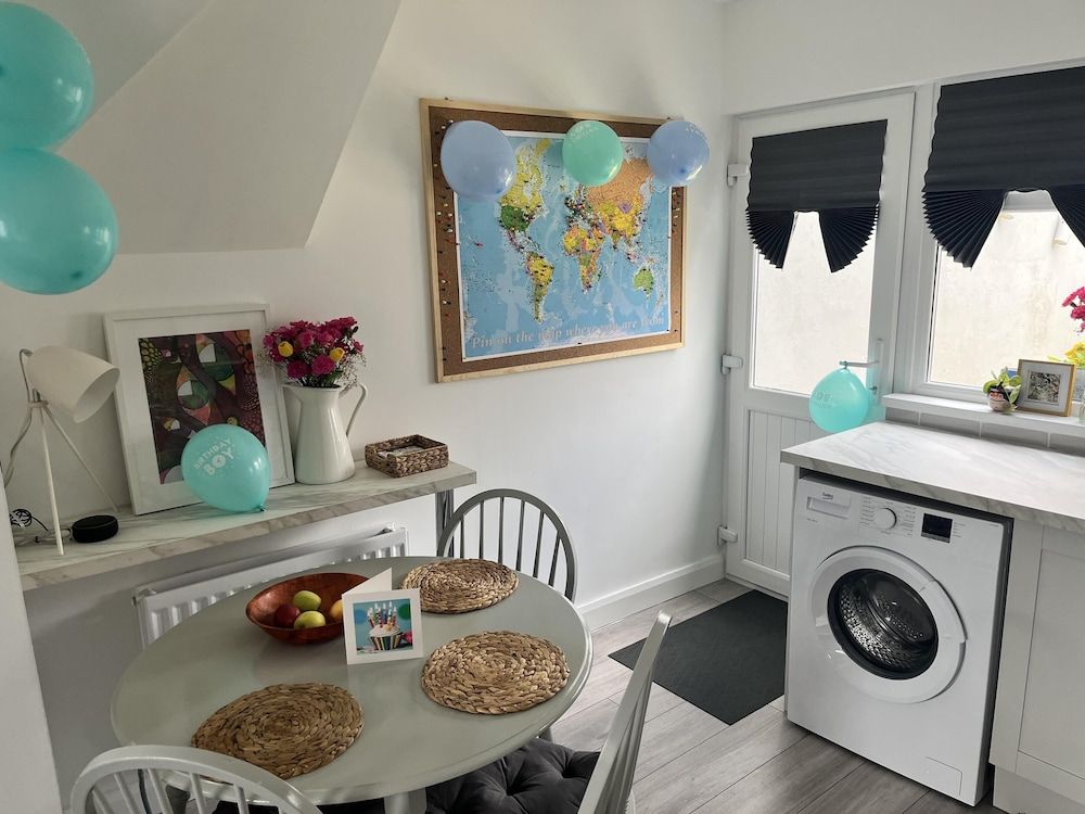 undefined Cosy 2-bed House Close to Belfast City Centre 7