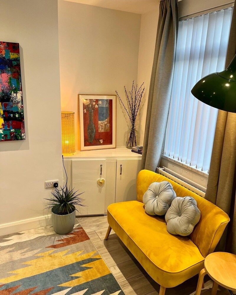 undefined Cosy 2-bed House Close to Belfast City Centre 9