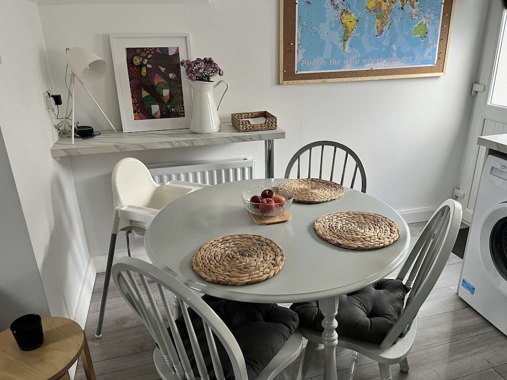 undefined Cosy 2-bed House Close to Belfast City Centre 4