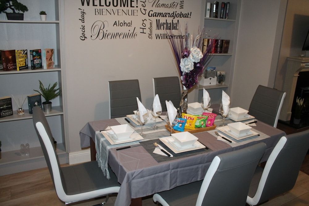undefined Stunning 4-bed House in Belfast 4