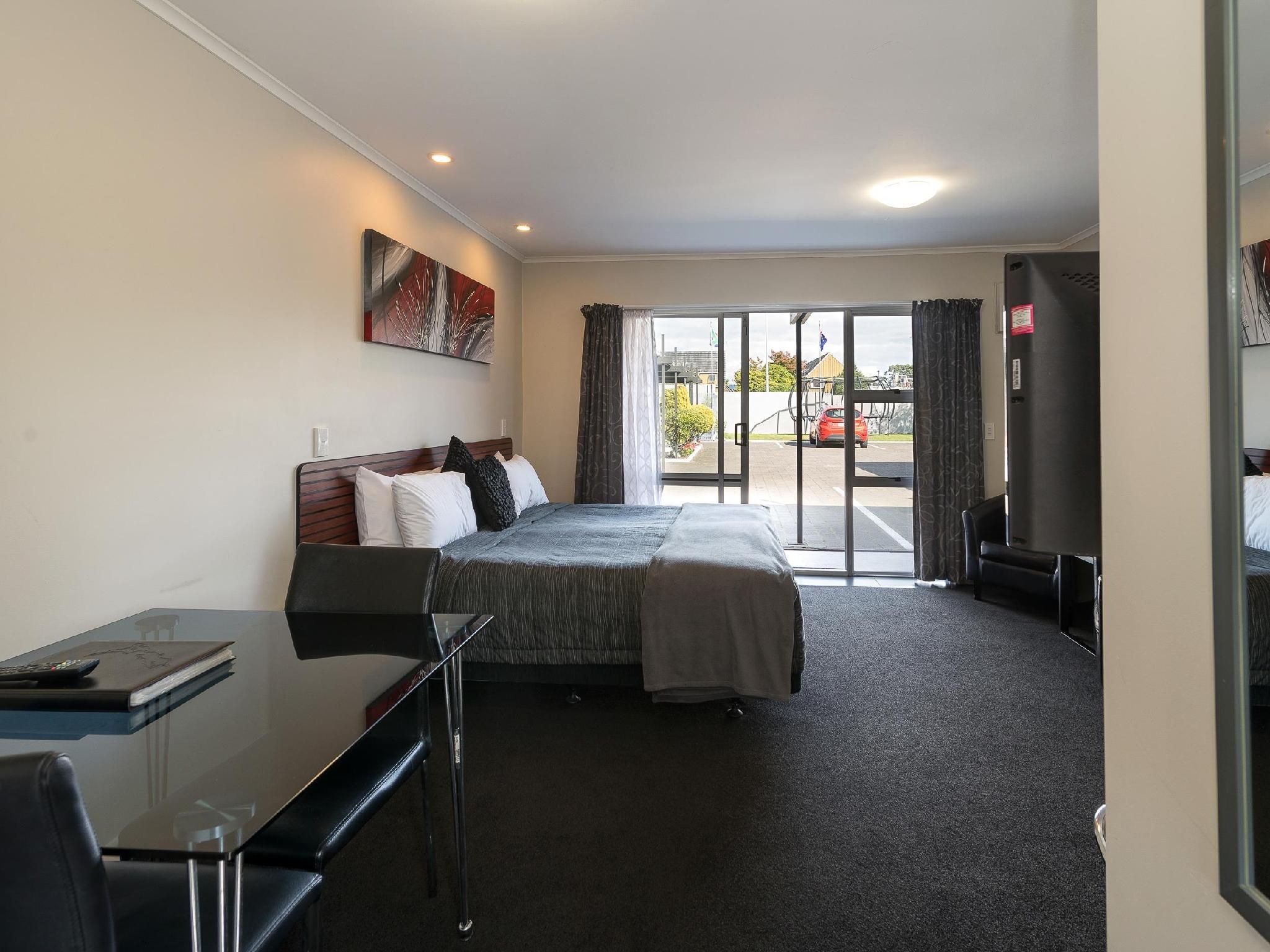 Superior Studio - Unit 5