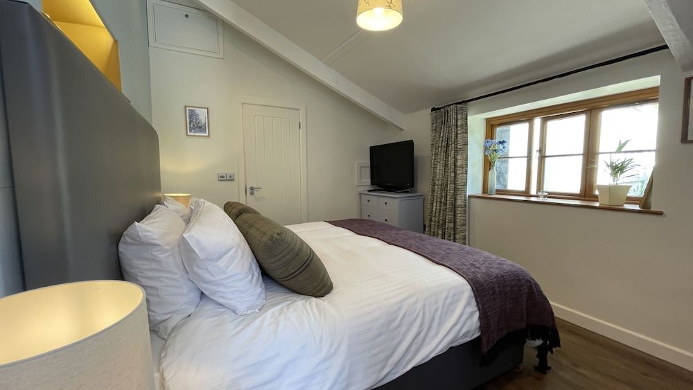 Moorview House Deluxe Studio Suite, Garden View 2