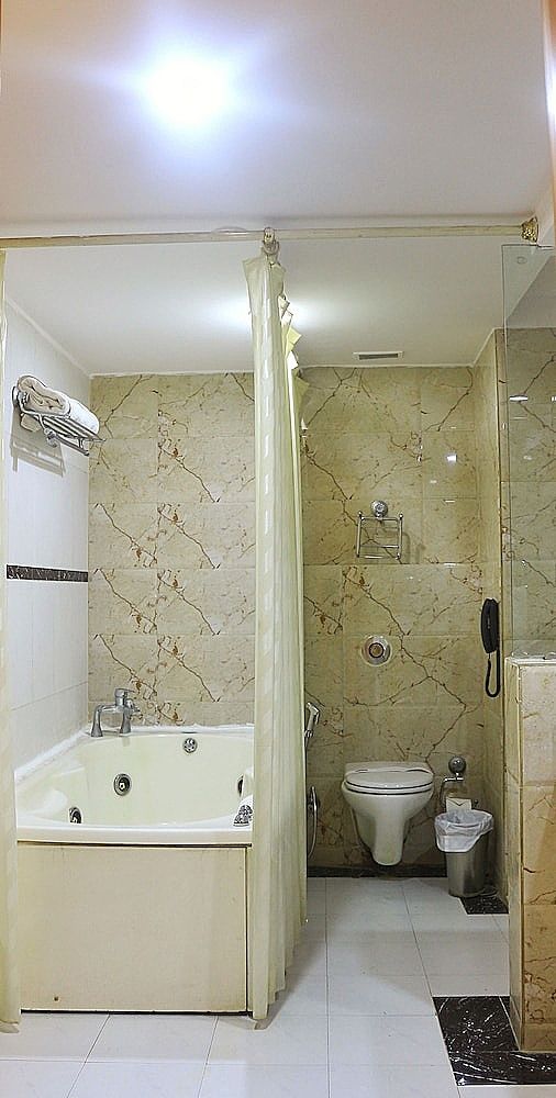 Dee Marks Hotel & Resorts Deluxe Room  7