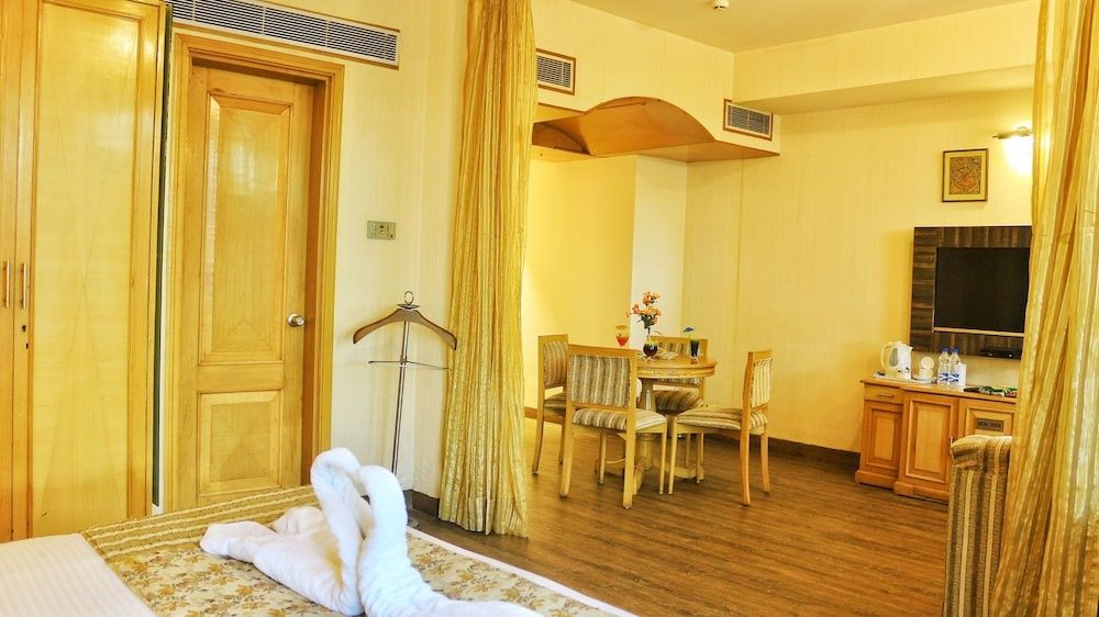 Dee Marks Hotel & Resorts Deluxe Room 6