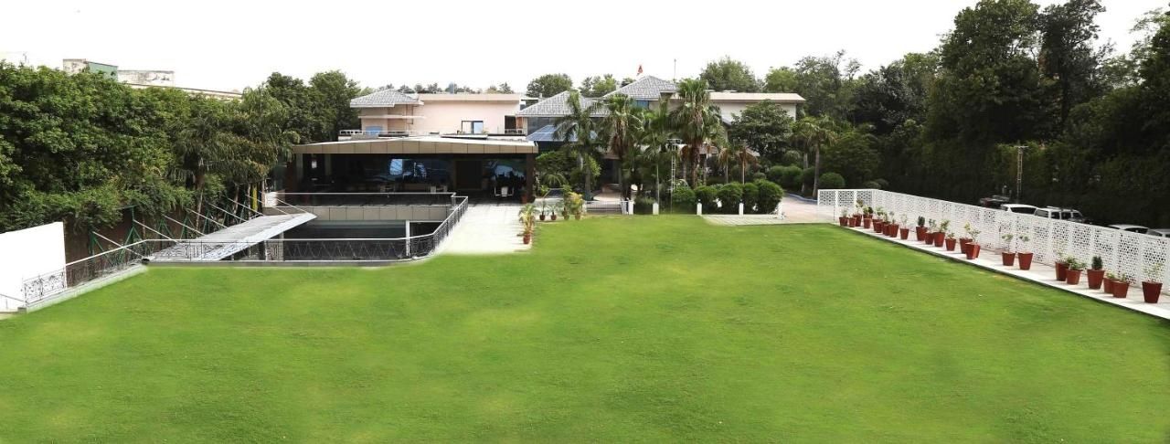 undefined Dee Marks Hotel & Resorts 10
