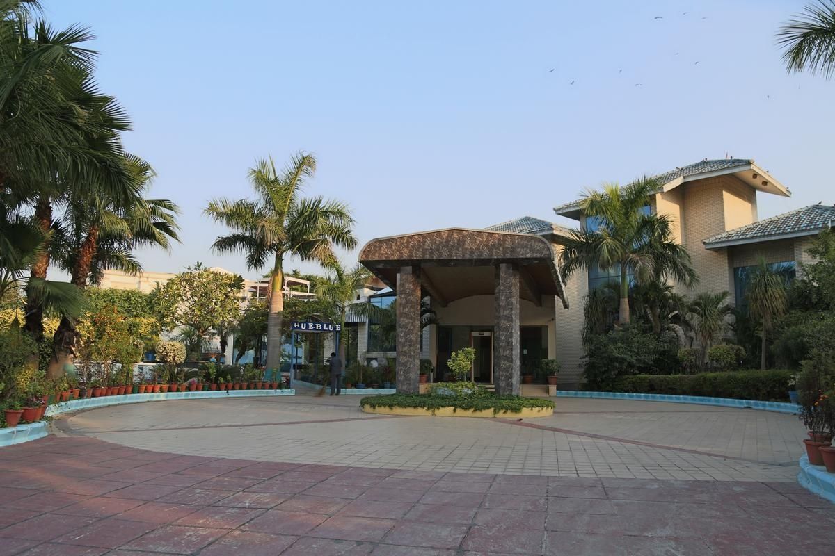 undefined Dee Marks Hotel & Resorts 6