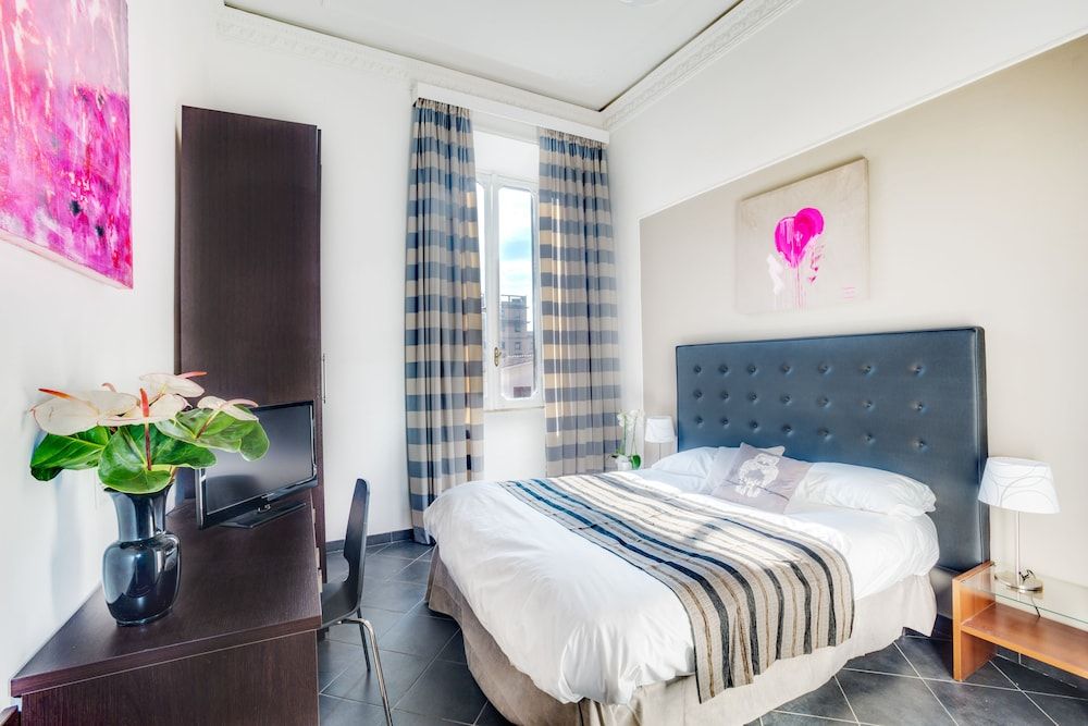 undefined Little Rose Rooms 8