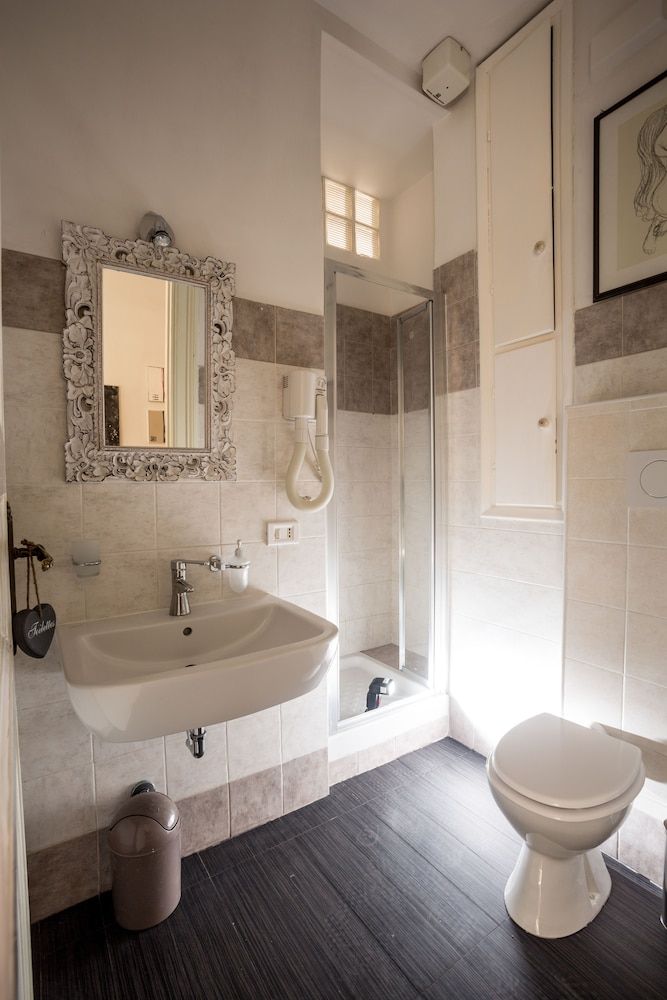 undefined Little Rose Rooms 6