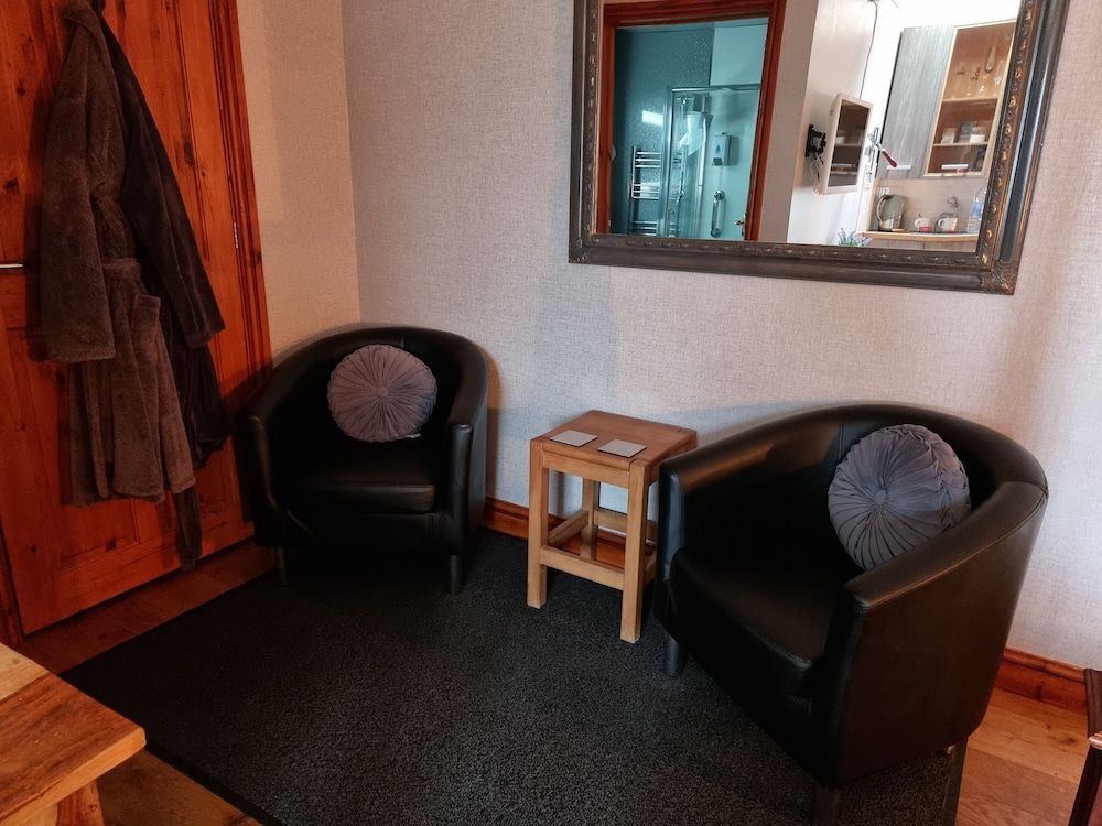 Castle Lodge B&B Family Room 7