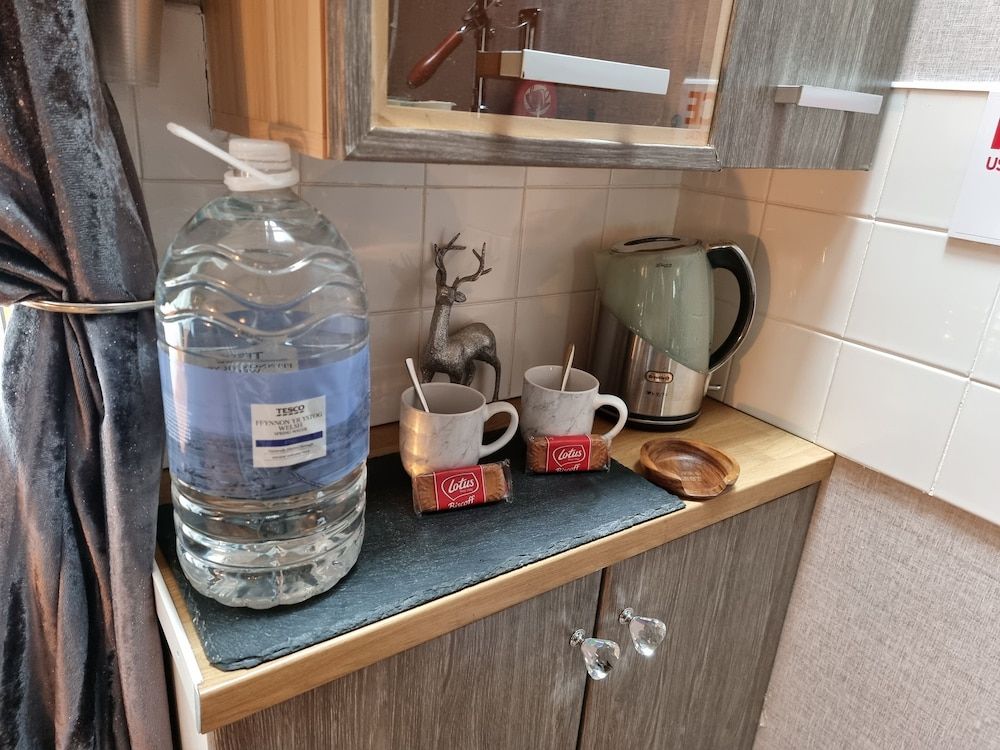 Castle Lodge B&B Family Room 12