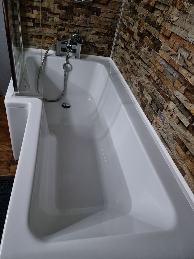 Castle Lodge B&B Family Room 16