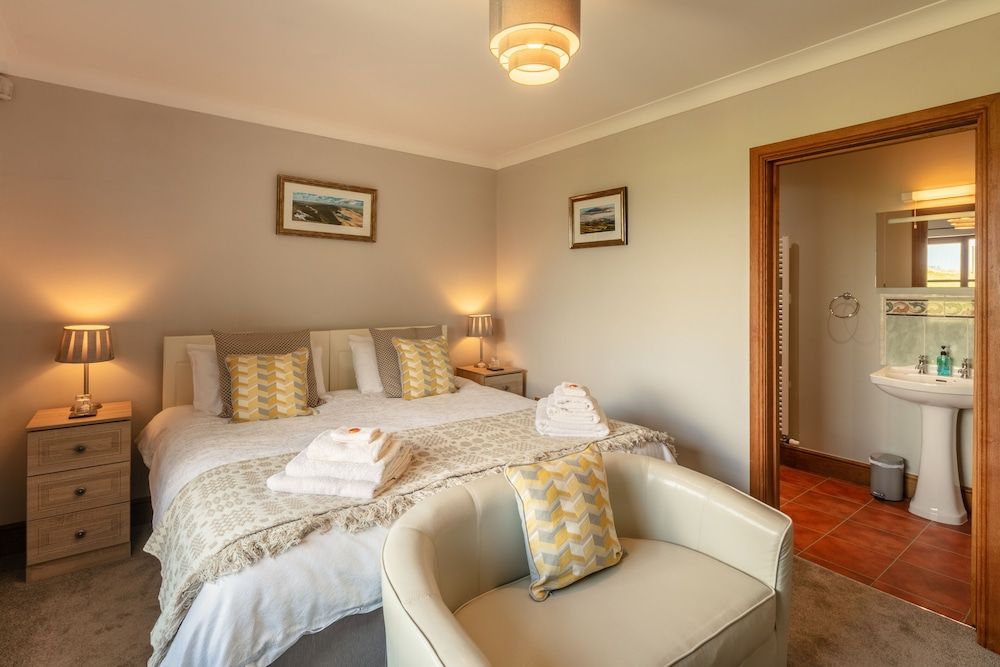 Beacons View B&B Traditional Double Room (Corn Du) 3