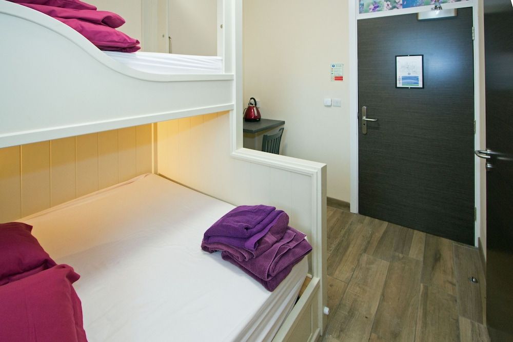 Canolfan Y Fron - Hostel Triple Room 2