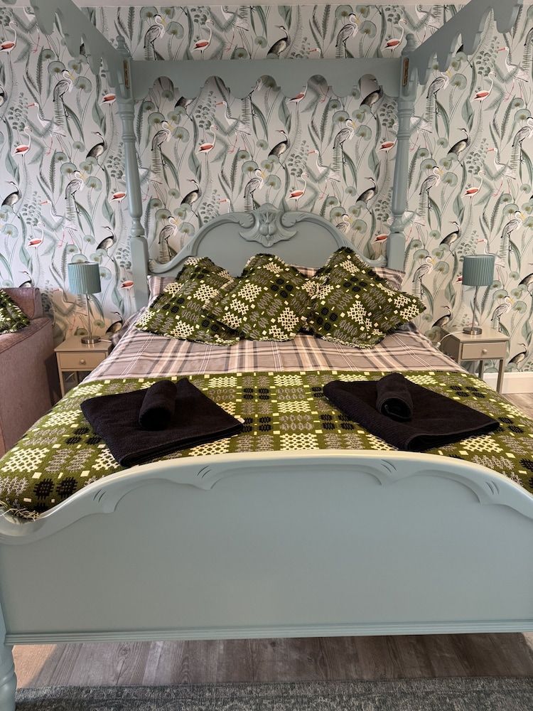 Traeth Rooms