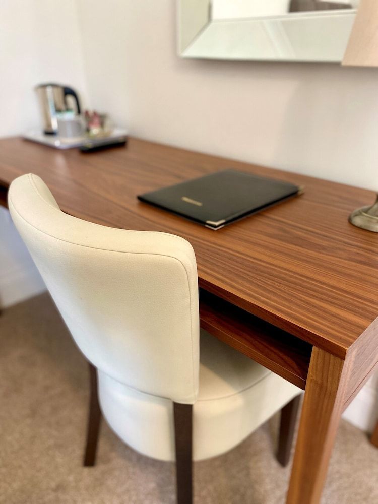 The Retreat New Forest Single Room, Ensuite (North Wing First Floor) 5