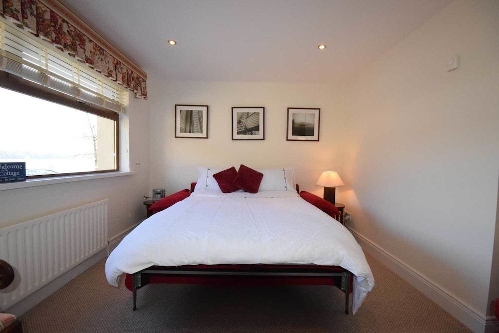 Inishclare Cottage (sleeps 4)