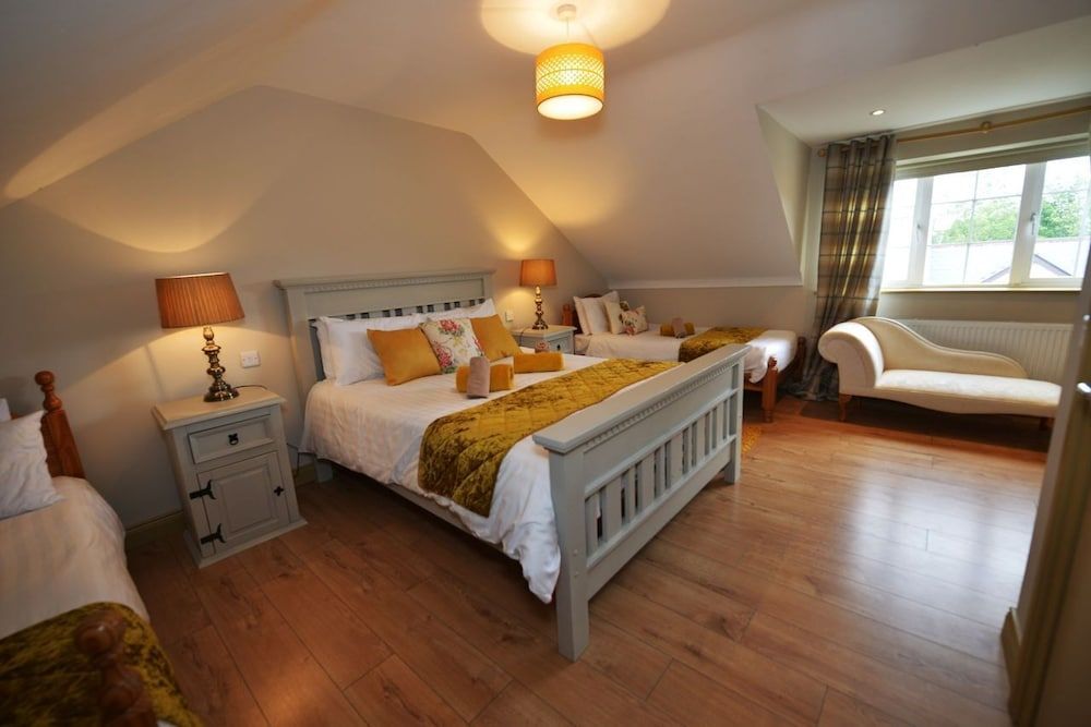 Deluxe Family Room