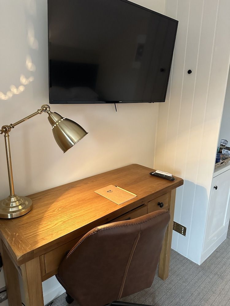 The Full Moon Inn Triple Room 5