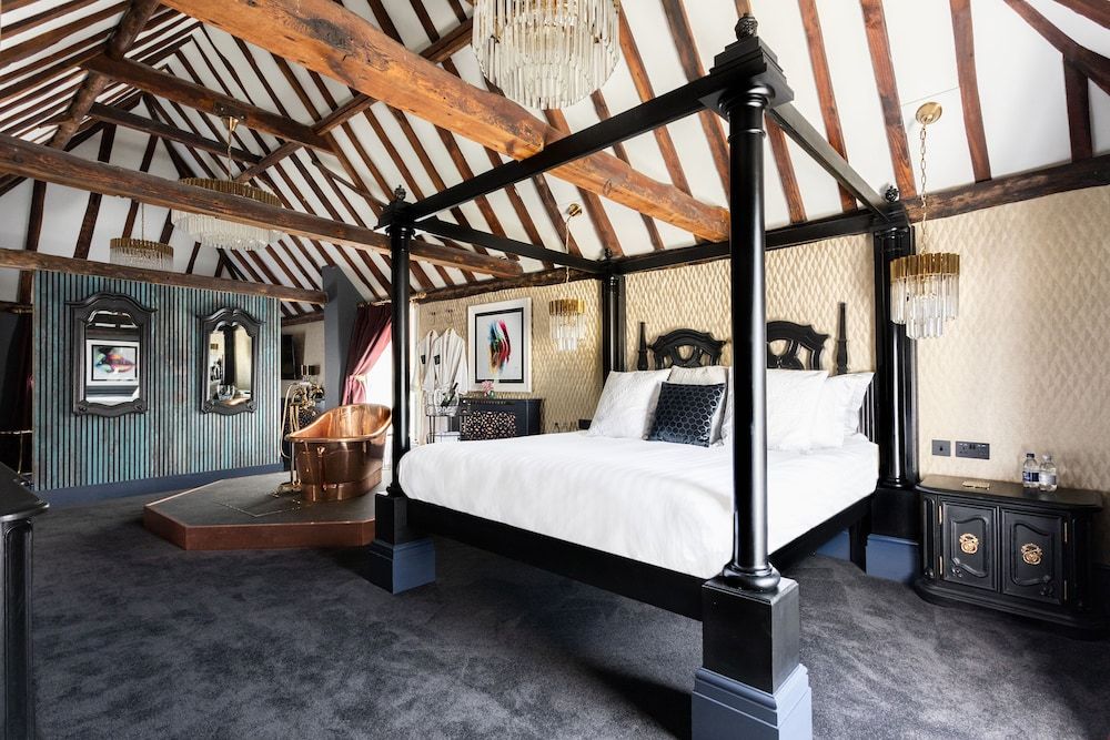 Staycations Maldon Suites Superior Apartment, Private Bathroom (D'Arcy Suite) 3