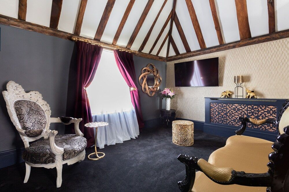 Staycations Maldon Suites Superior Apartment, Private Bathroom (D'Arcy Suite) 11