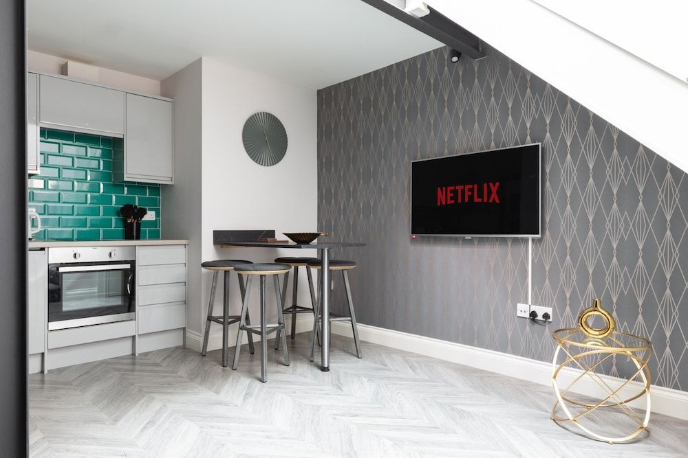 Staycations Maldon Suites Duplex, Ensuite (The Chandler Suite) 16