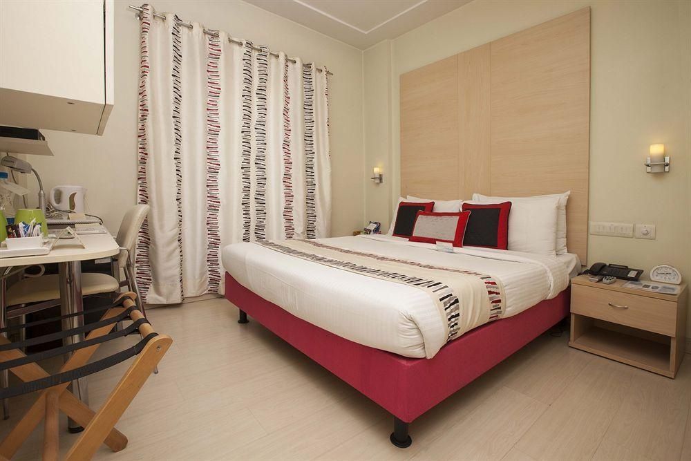 Avalon Courtyard Studio Room 2
