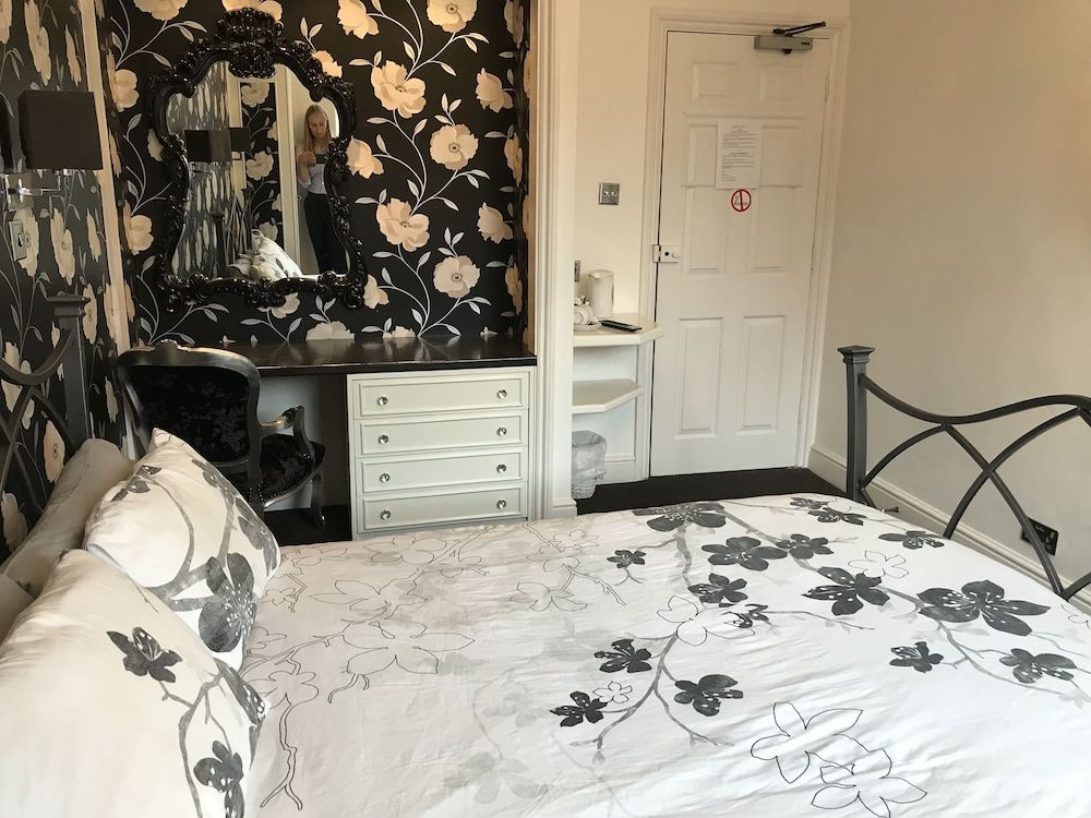 Economy Double Room, Private Bathroom
