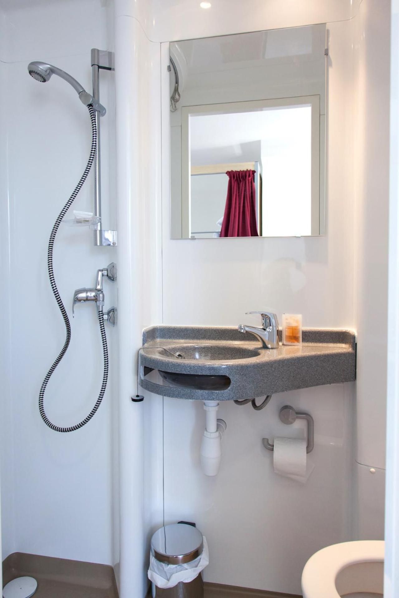 undefined St Christopher's Inn Gare Du Nord - Hostel 4