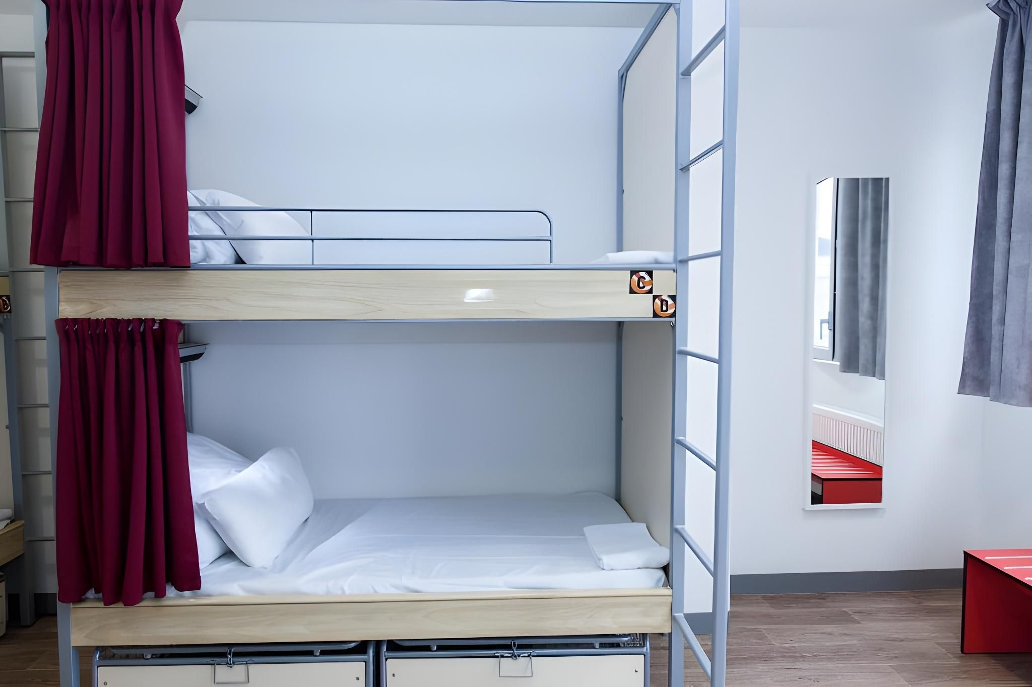 Room Private 4-Bed Room