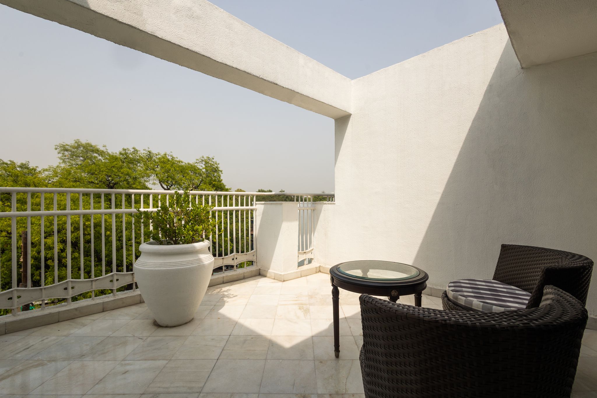 The Claridges, New Delhi Luxury King Bed Room with Balcony 11