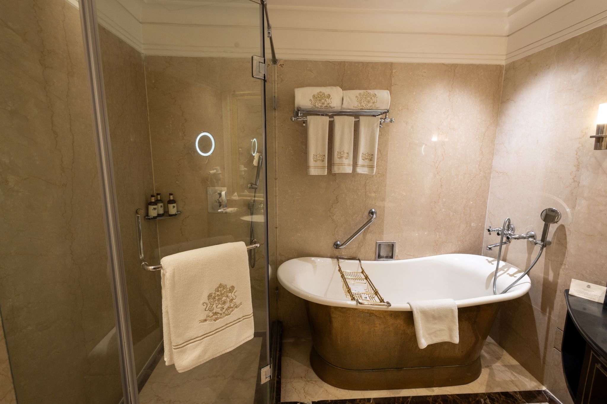 Grand Luxury King Bed Room